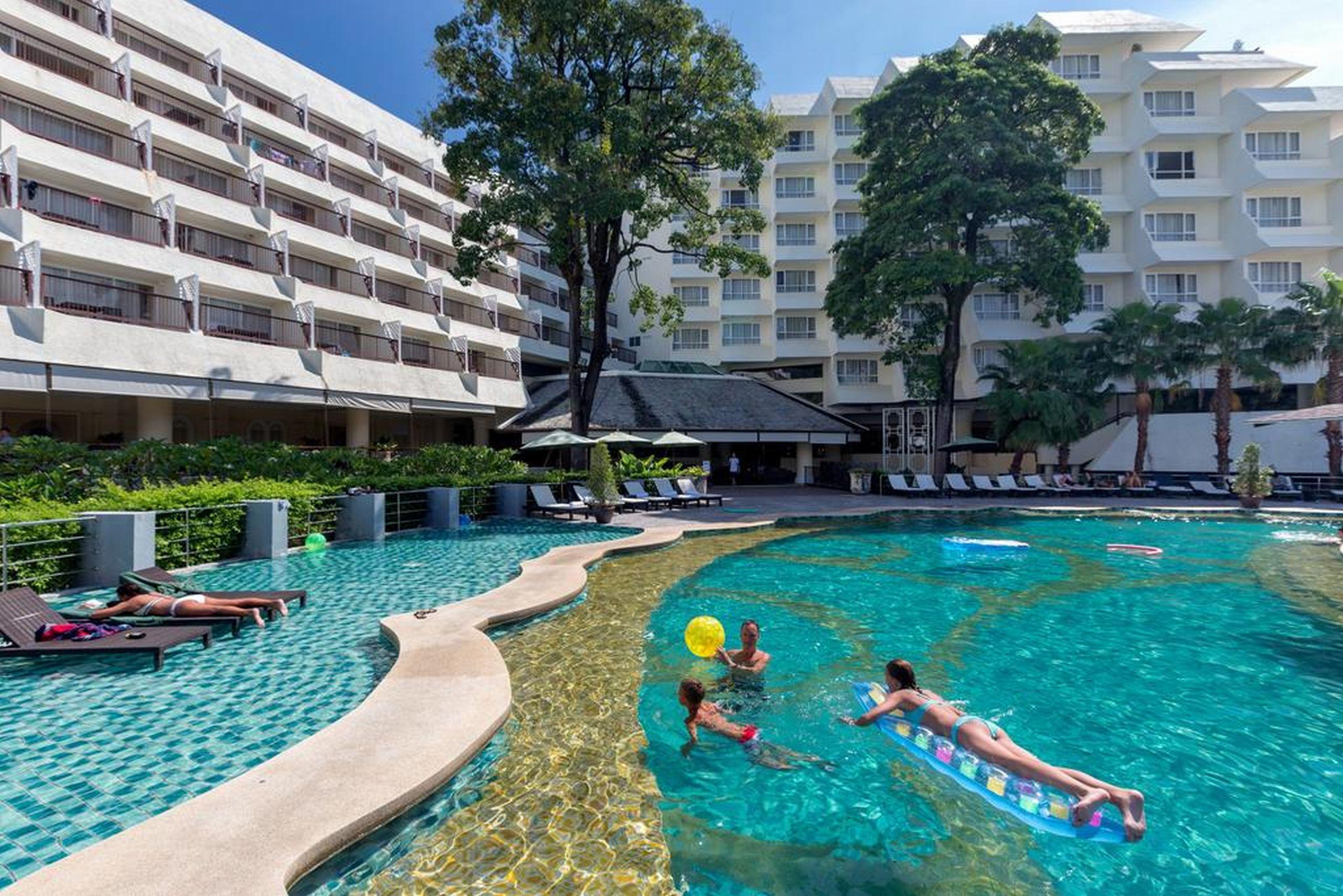 Andaman Embrace Patong, Phuket Hotel Екстериор снимка